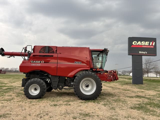 Image of Case IH 8260 equipment image 1