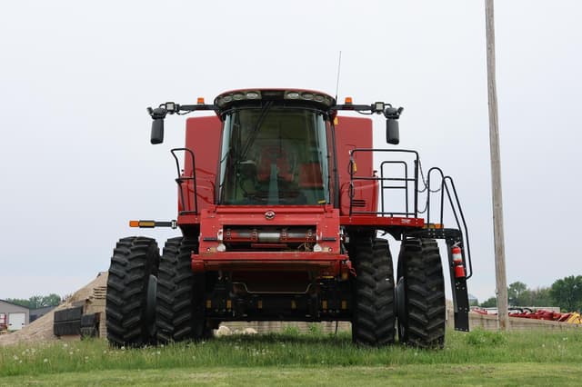 Image of Case IH 8260 equipment image 1