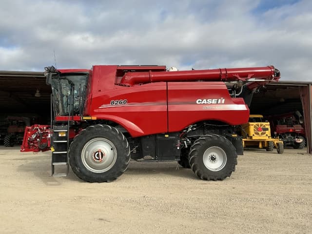 Image of Case IH 8260 equipment image 2