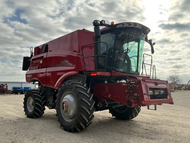 Image of Case IH 8260 equipment image 1