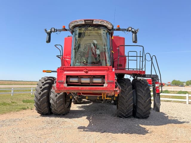 Image of Case IH 8260 equipment image 2