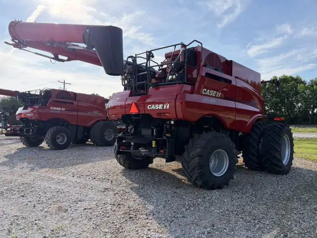 Image of Case IH 8260 equipment image 2