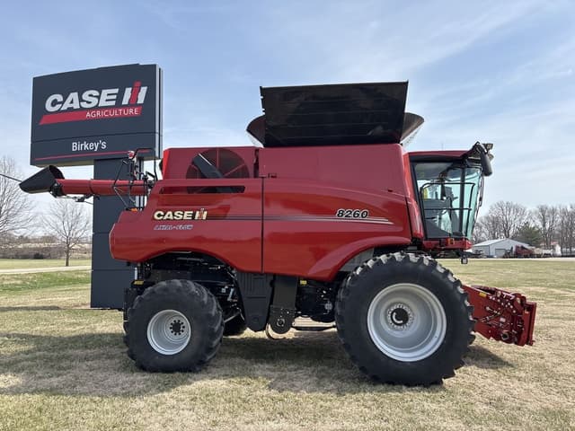 Image of Case IH 8260 equipment image 1