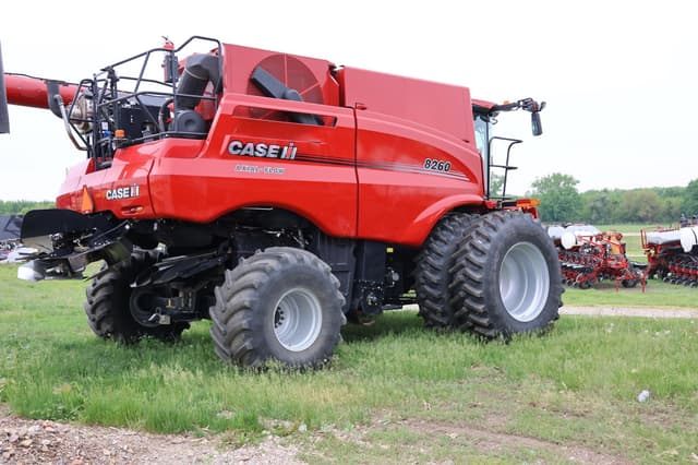 Image of Case IH 8260 equipment image 4