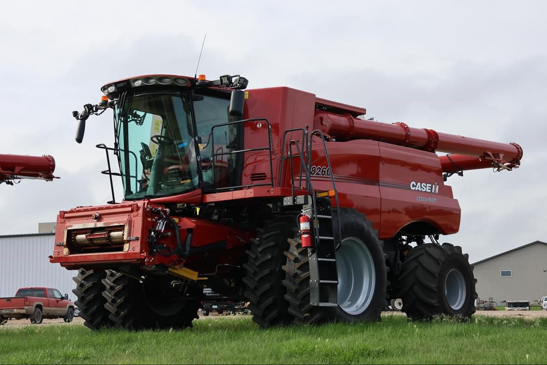 Image of Case IH 8260 Primary image