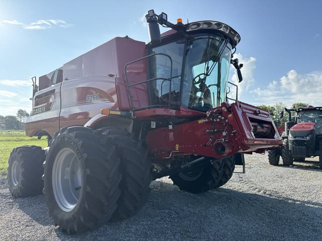 Image of Case IH 8260 equipment image 1