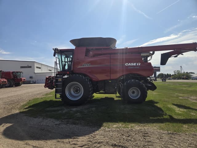 Image of Case IH 8260 equipment image 4