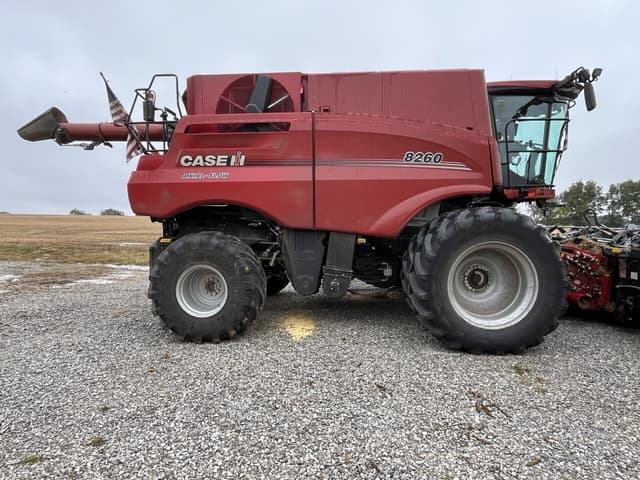 Image of Case IH 8260 equipment image 1
