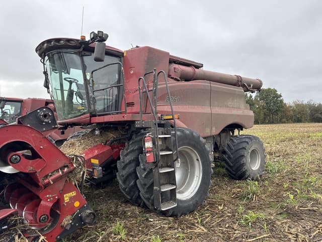 Image of Case IH 8260 equipment image 1