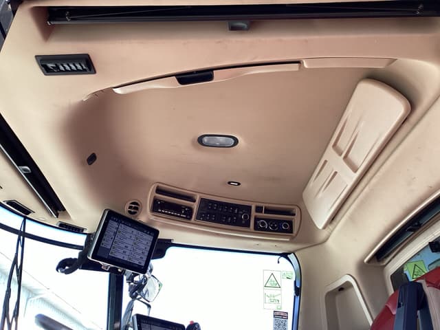 Image of Case IH 8260 equipment image 1