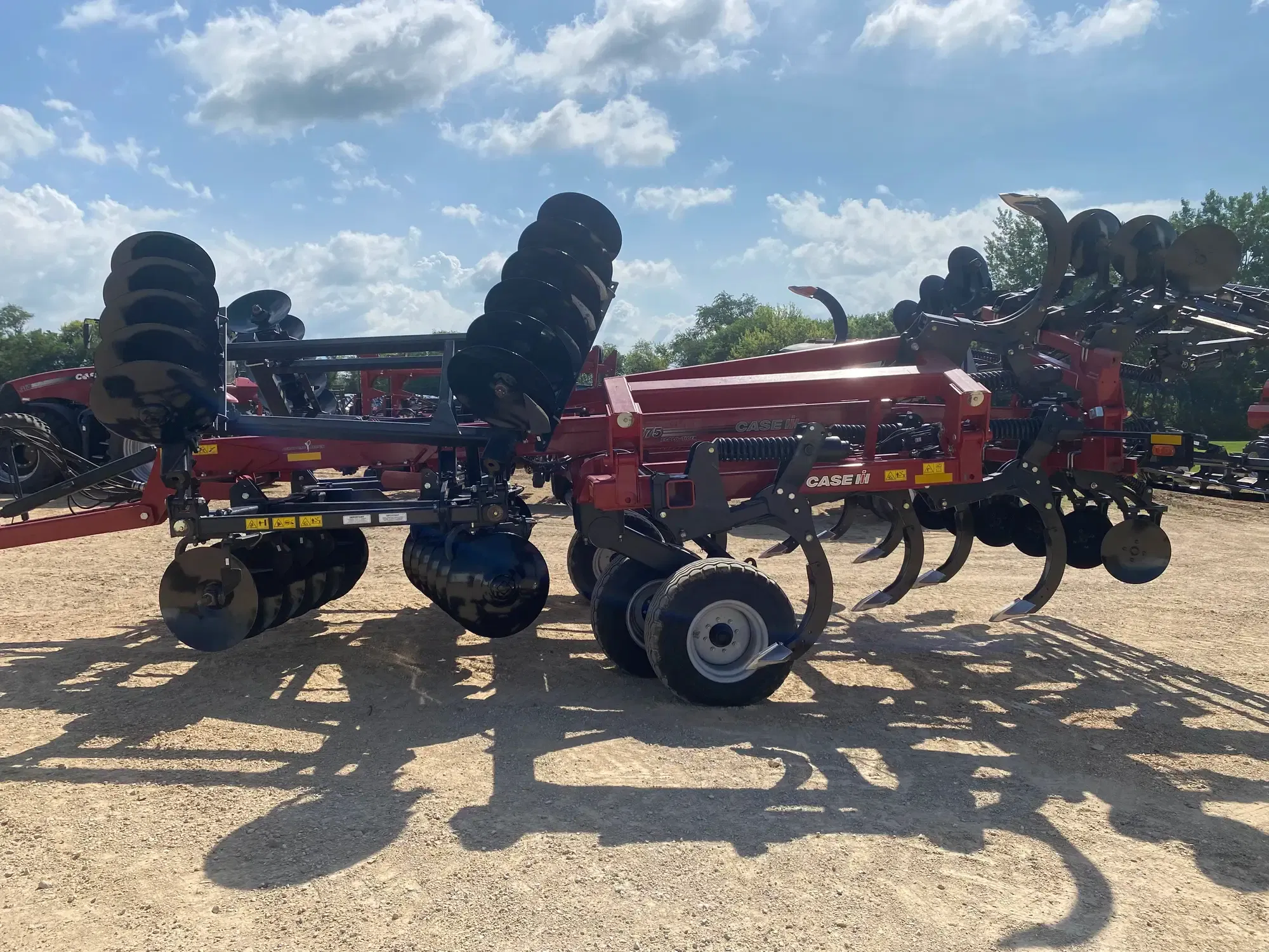 2025 Case IH Ecolo-Tiger 875 Equipment Image0