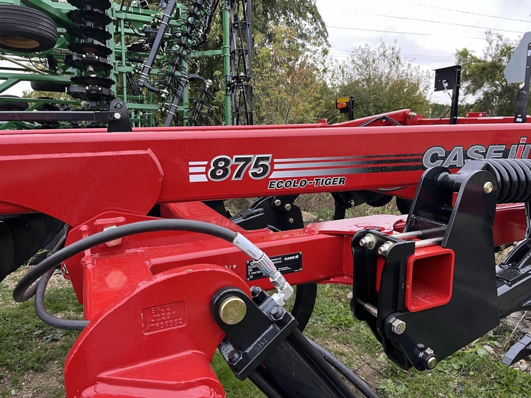 Image of Case IH Ecolo-Tiger 875 Image 1
