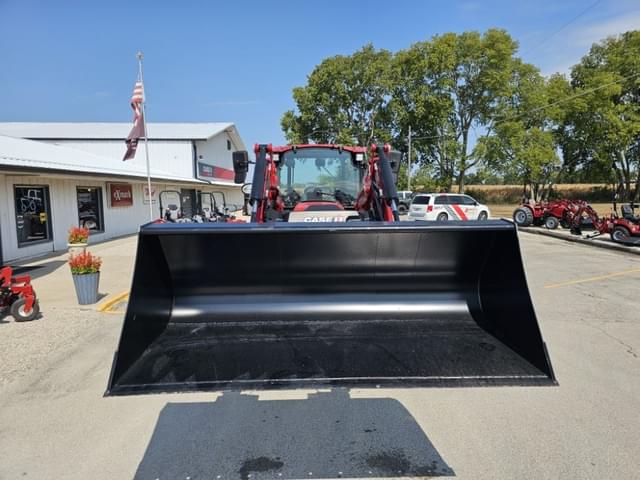 Image of Case IH Farmall 100C equipment image 1