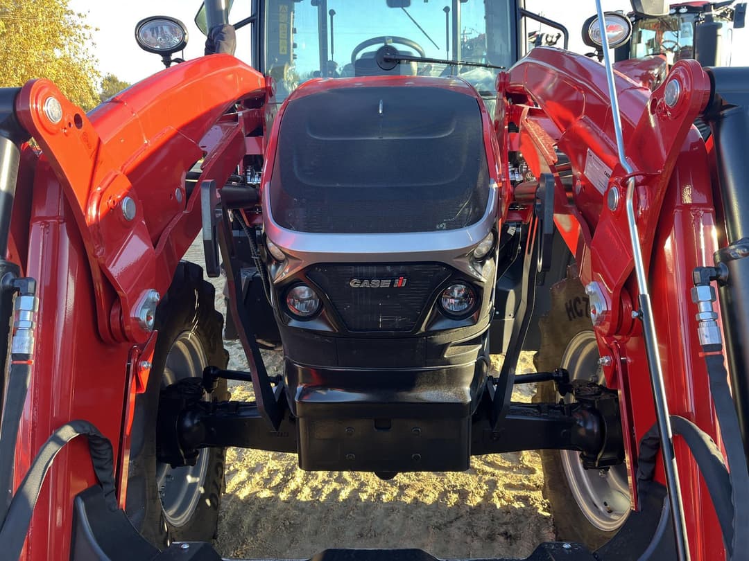 Image of Case IH Farmall 120C Image 1