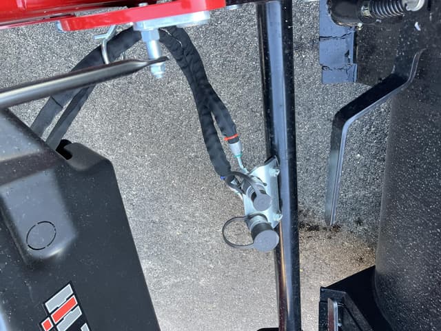 Image of Case IH Farmall 120C equipment image 4