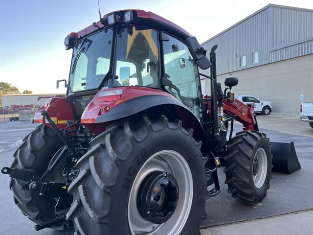 Image of Case IH Farmall 120C equipment image 2
