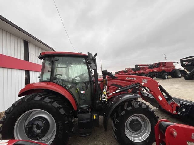 Image of Case IH Farmall 120C equipment image 3