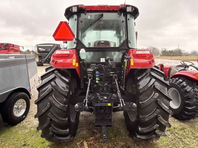 Image of Case IH Farmall 120C equipment image 2