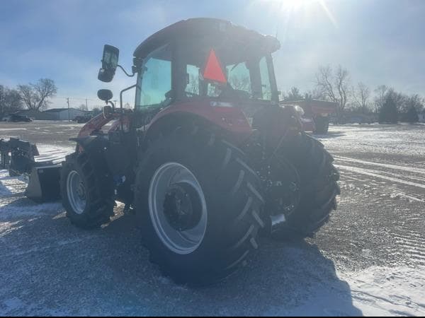 Image of Case IH Farmall 120C equipment image 3