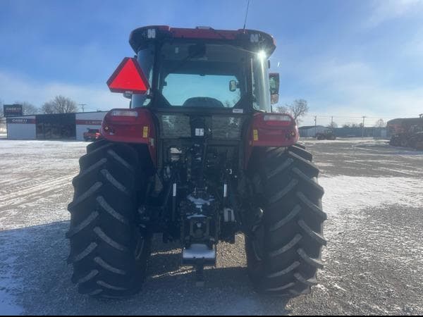 Image of Case IH Farmall 120C equipment image 4
