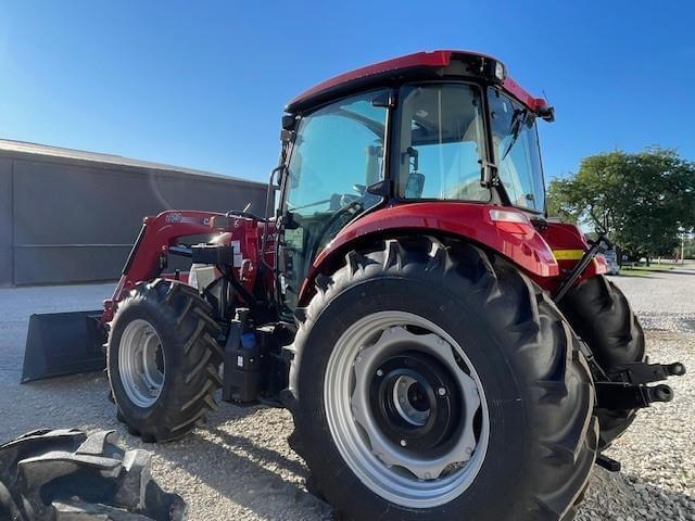 Image of Case IH Farmall 120C equipment image 4