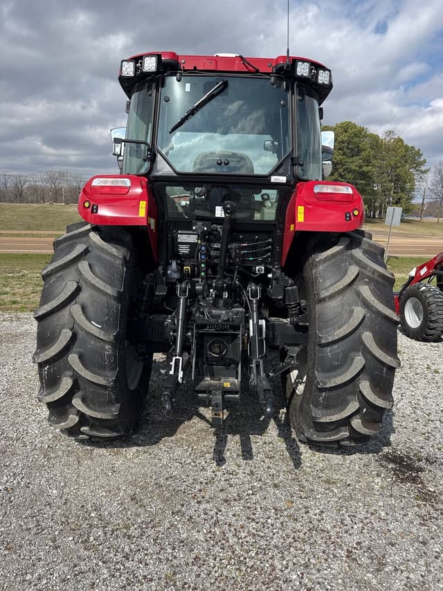 Image of Case IH Farmall 120C equipment image 4