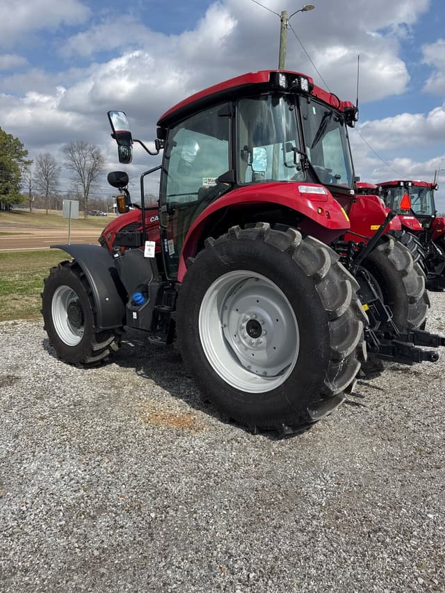 Image of Case IH Farmall 120C equipment image 4