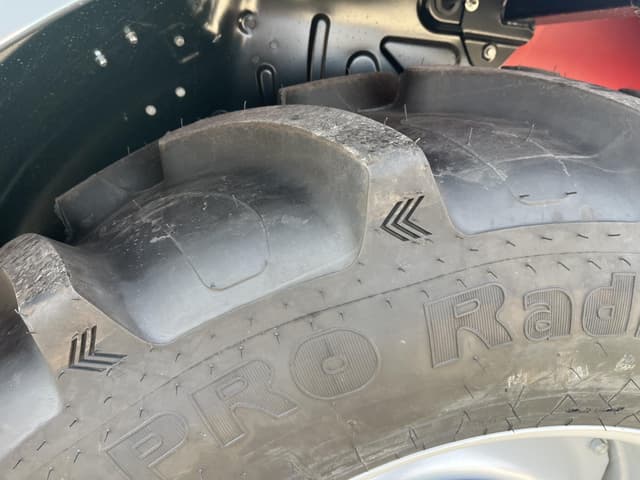 Image of Case IH Farmall 120C equipment image 4