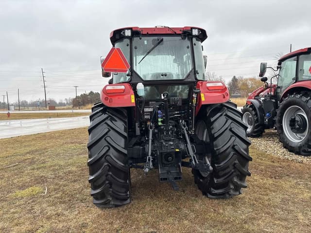 Image of Case IH Farmall 120C equipment image 2