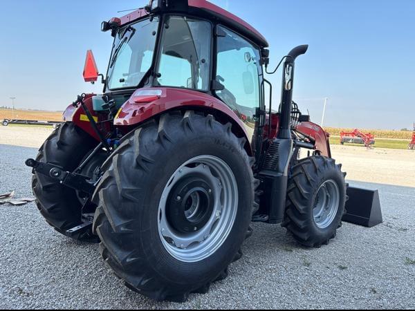 Image of Case IH Farmall 120C equipment image 2