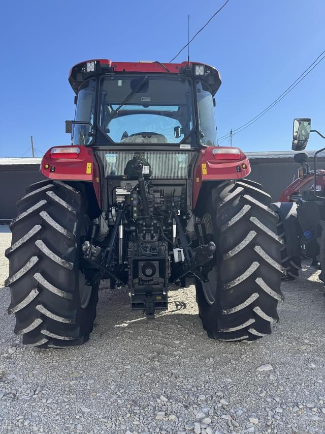 Image of Case IH Farmall 120C equipment image 3