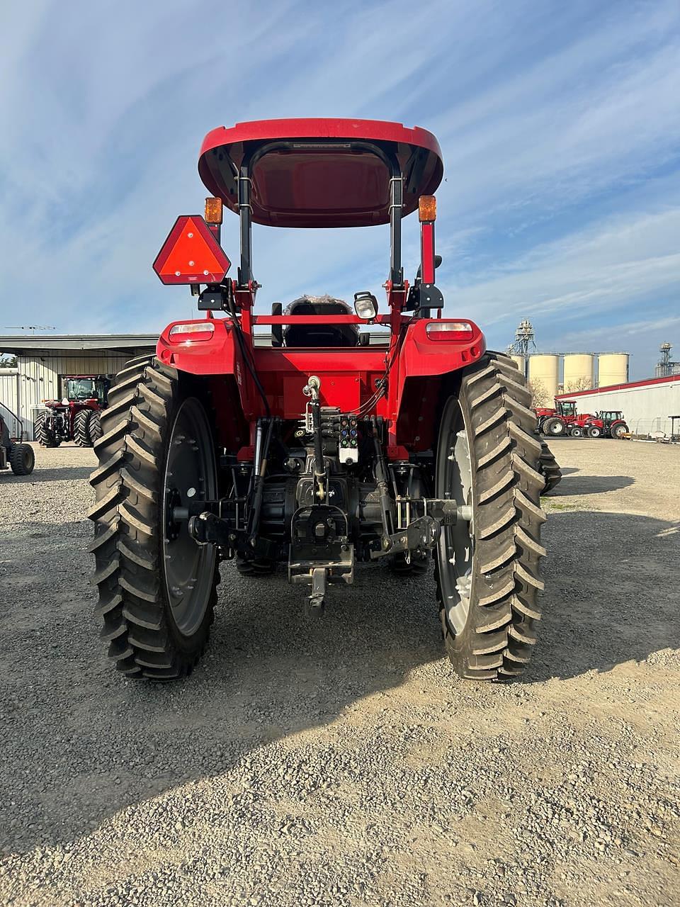 Image of Case IH Farmall 140A Image 1