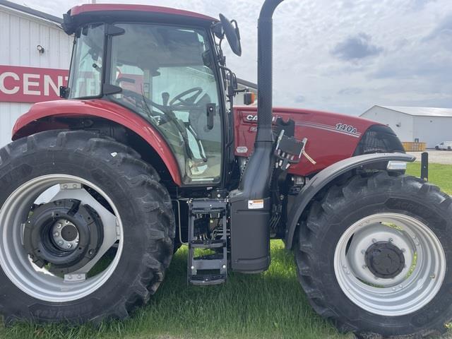 Image of Case IH Farmall 140A equipment image 1