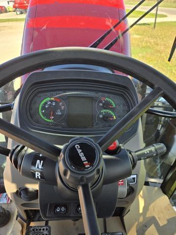 Image of Case IH Farmall 140A equipment image 4