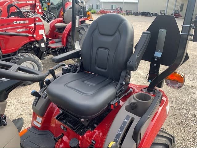 Image of Case IH Farmall 25SC equipment image 3