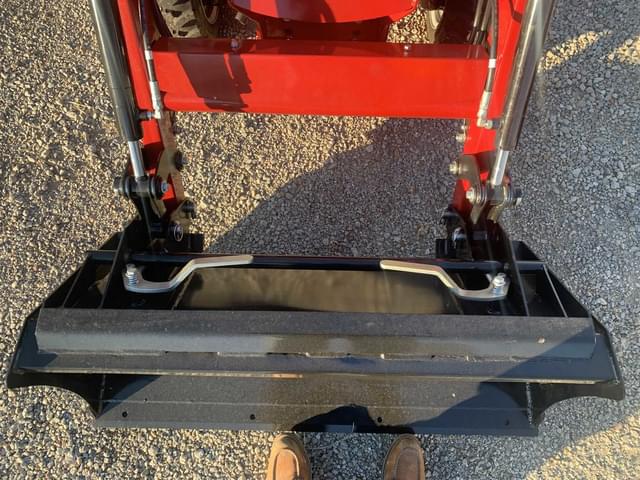 Image of Case IH Farmall 25SC equipment image 3