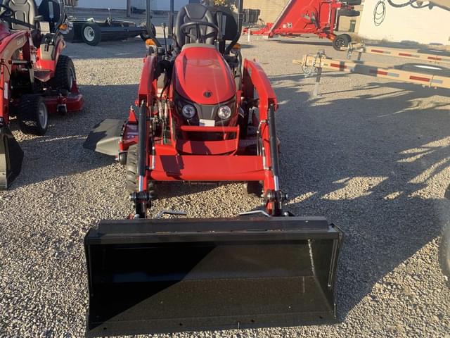 Image of Case IH Farmall 25SC equipment image 4