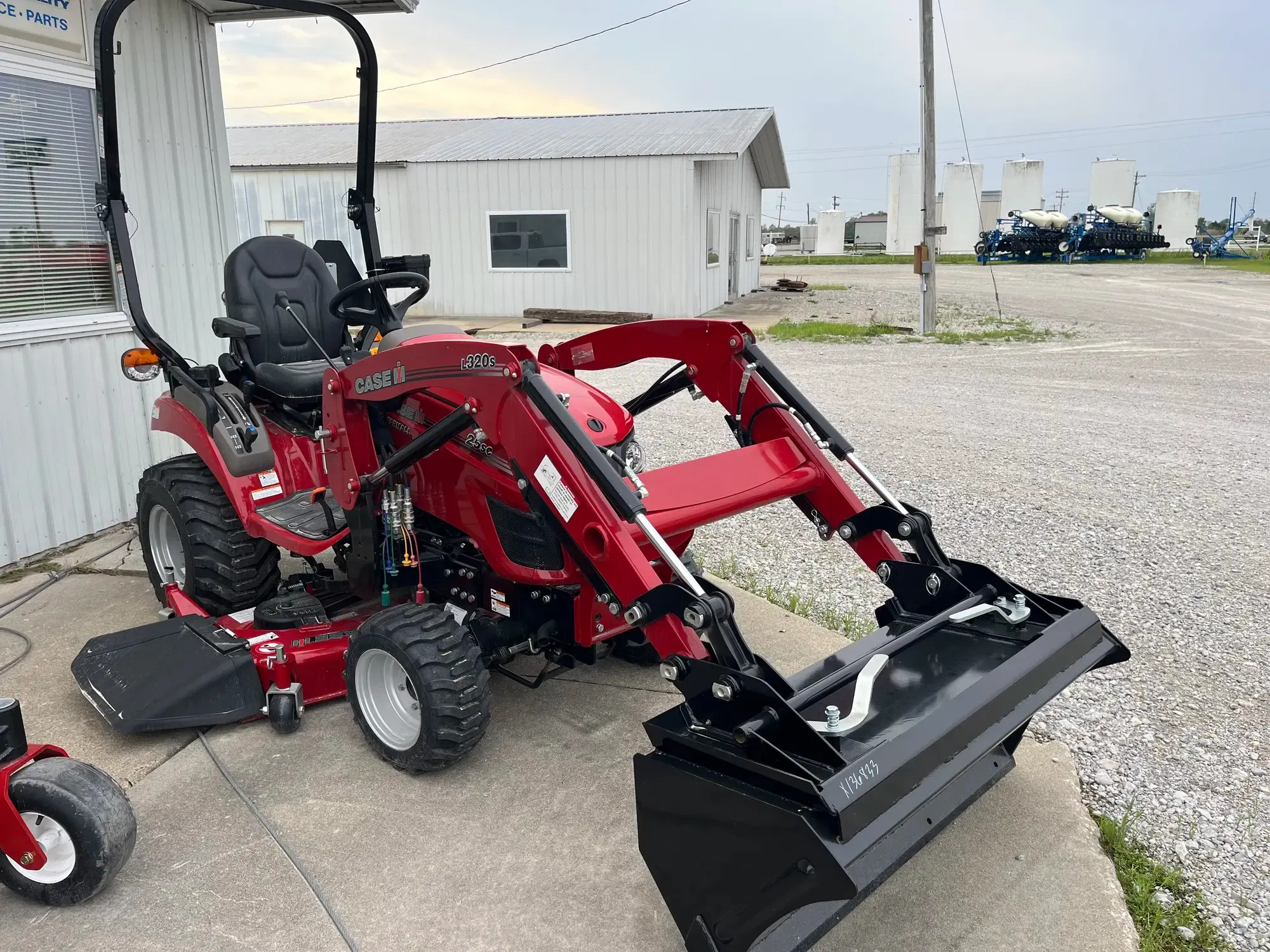 Main image Case IH Farmall 25SC