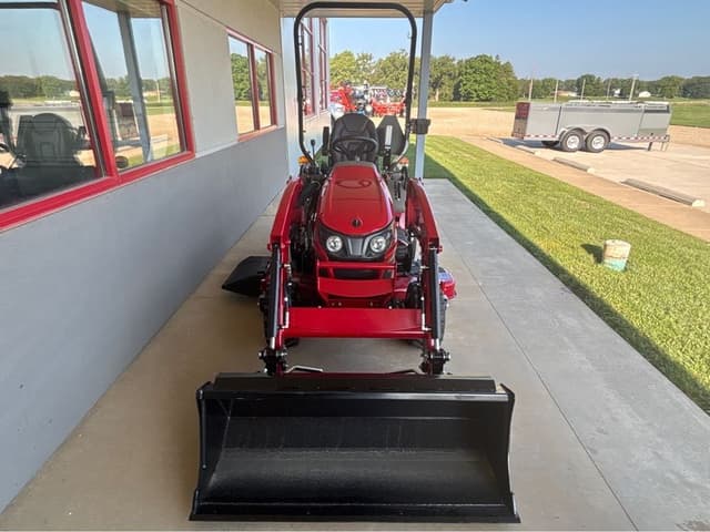 Image of Case IH Farmall 25SC equipment image 1