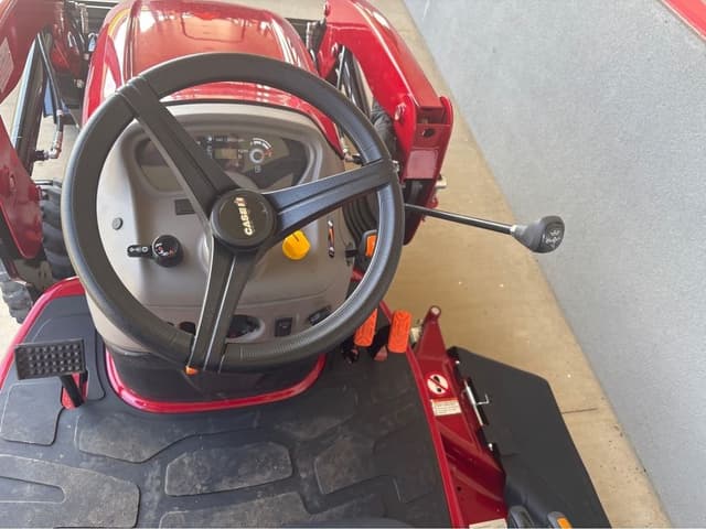 Image of Case IH Farmall 25SC equipment image 4