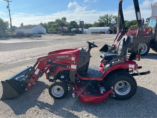 Image of Case IH Farmall 25SC equipment image 4
