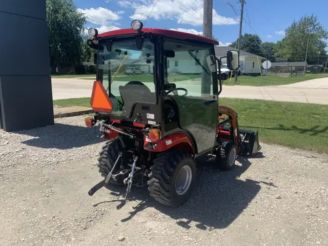 Image of Case IH Farmall 25SC equipment image 2