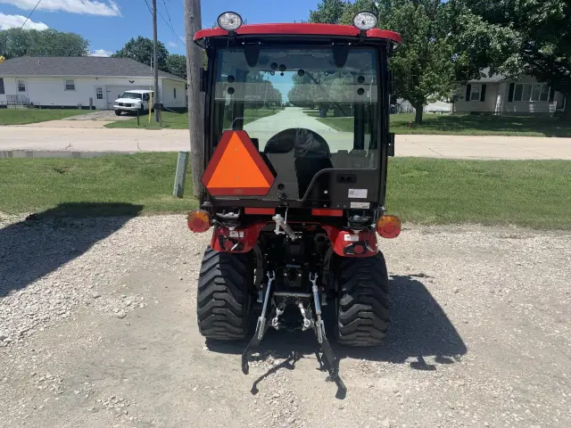 Image of Case IH Farmall 25SC equipment image 3