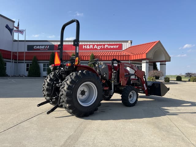Image of Case IH Farmall 35A equipment image 3