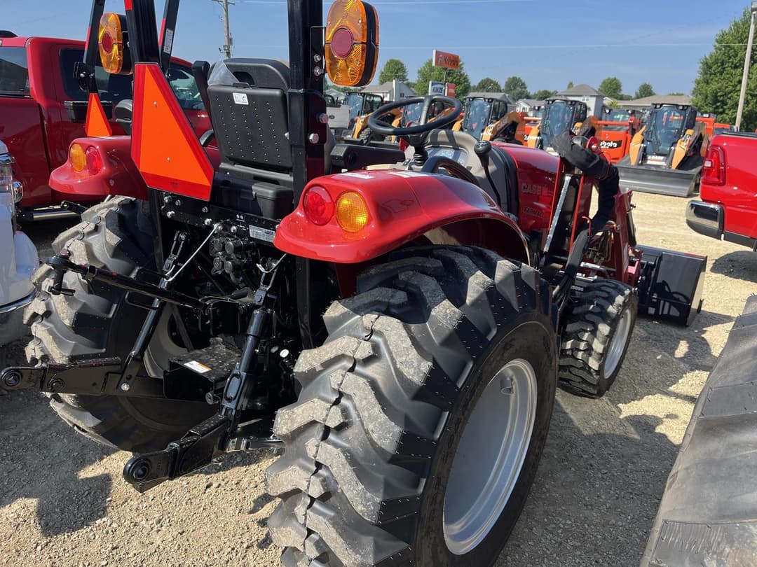Image of Case IH Farmall 35C Image 1