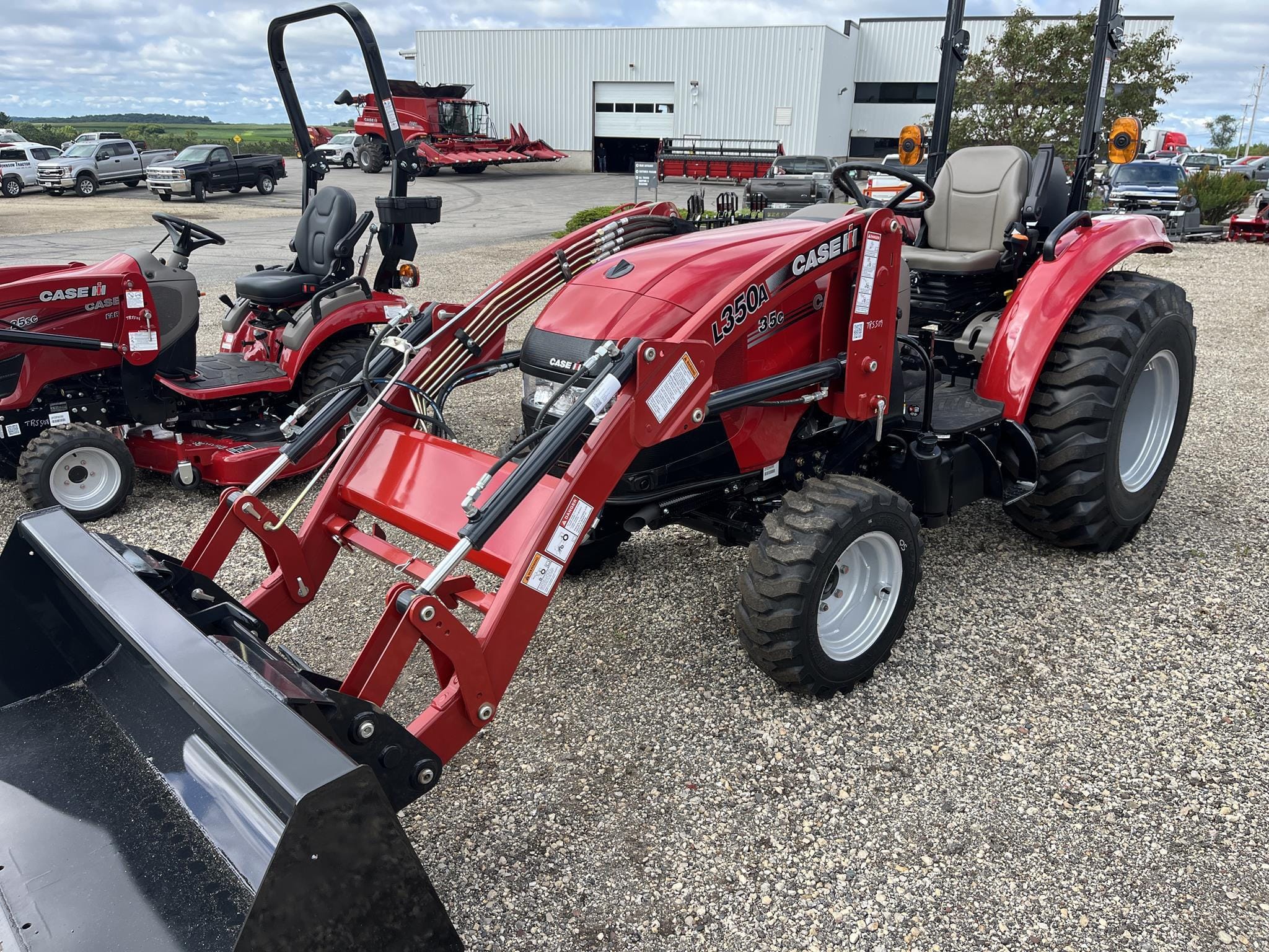 2025 Case IH Farmall 35C Equipment Image0
