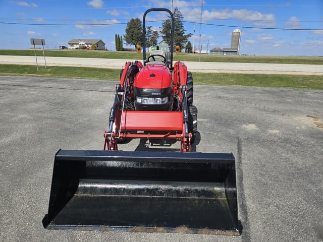 Image of Case IH Farmall 35C equipment image 1