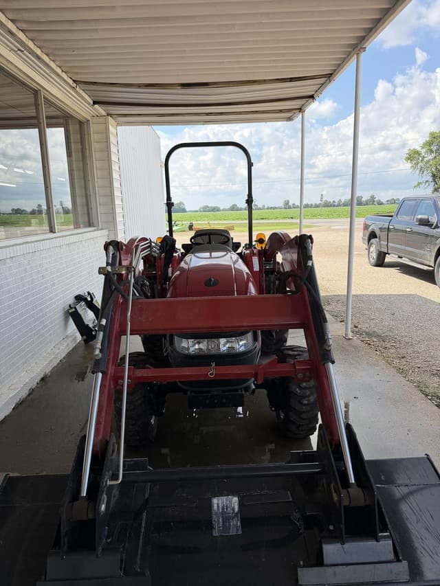 Image of Case IH Farmall 40A equipment image 1