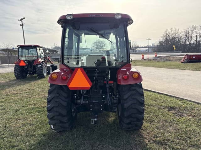 Image of Case IH Farmall 40C equipment image 3