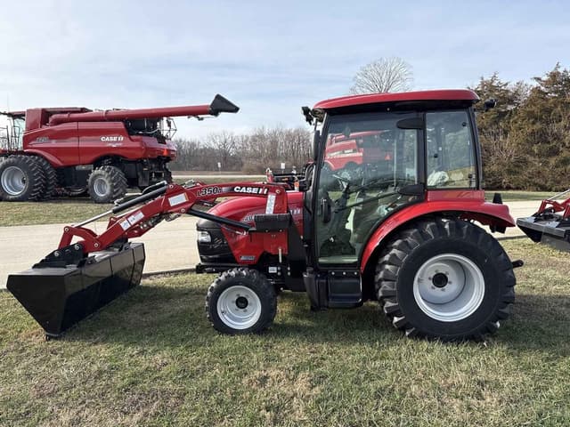 Image of Case IH Farmall 40C equipment image 4